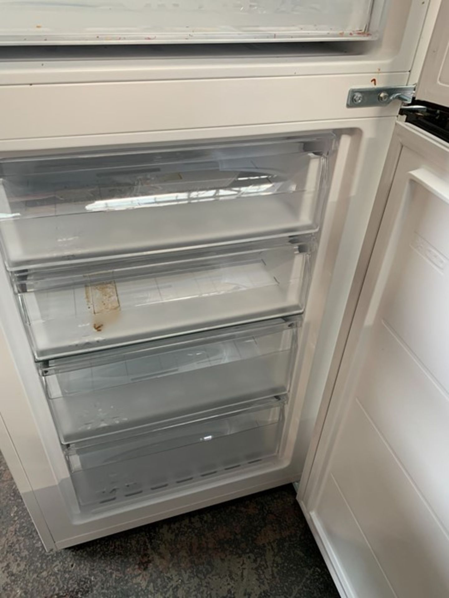 HOOVER HMNB 6182WK FRIDGE FREEZER - Image 4 of 4