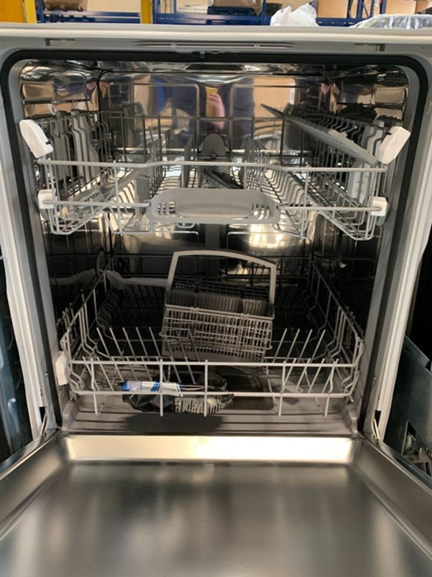 BOSCH SMV40C30GB FULLY INTEGRATED DISHWASHER - Image 2 of 2