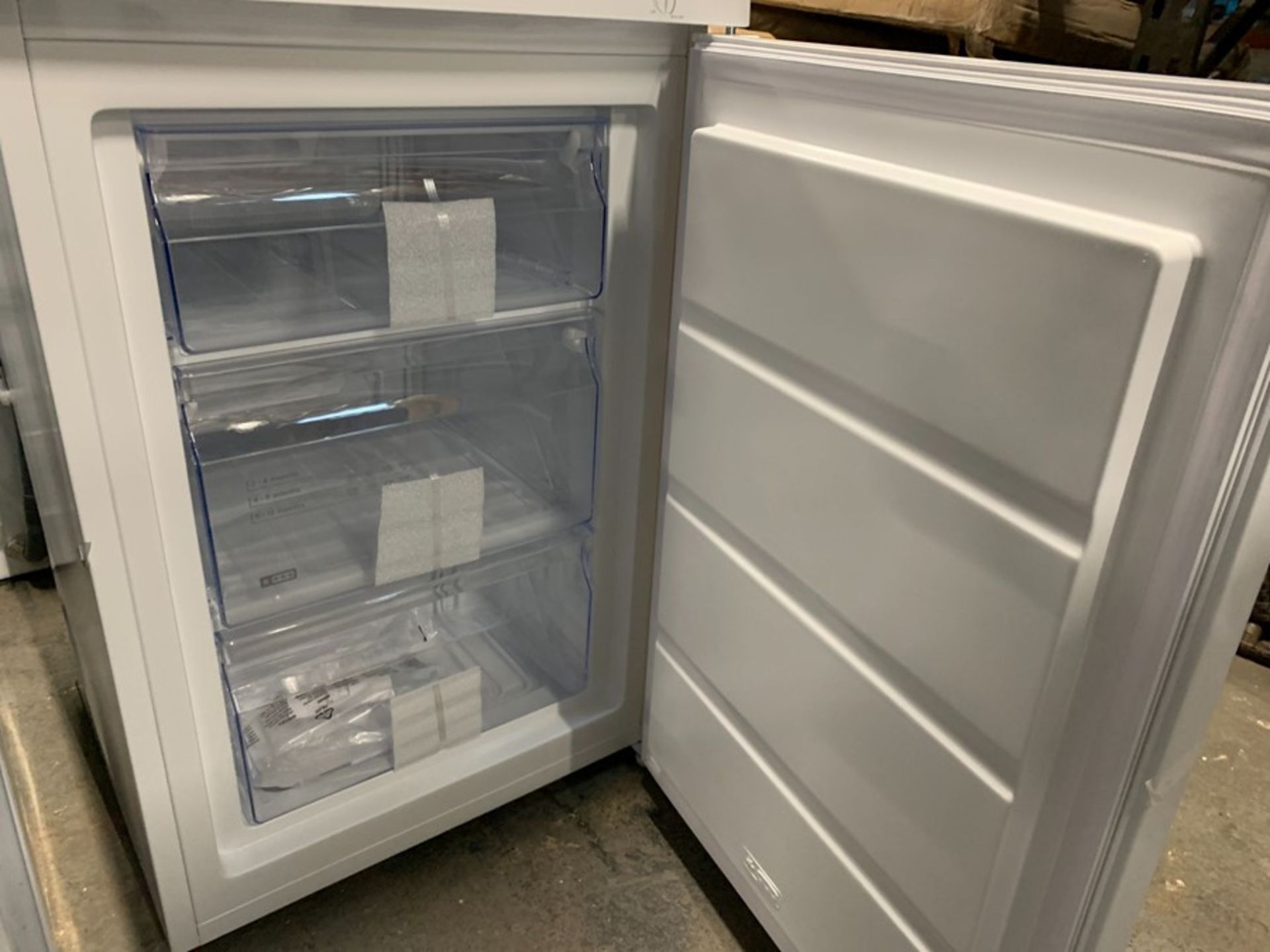 BOSCH SERIE 2 GTV15NWEAG UNDERCOUNTER FREEZER - Image 2 of 2