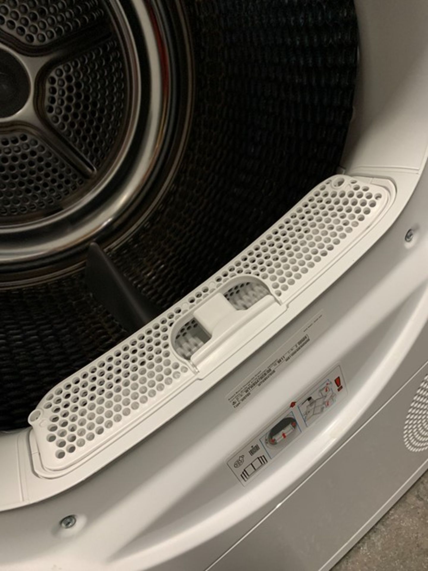 BOSCH WTW85470GB CONDENSER TUMBLE DRYER - Image 3 of 3