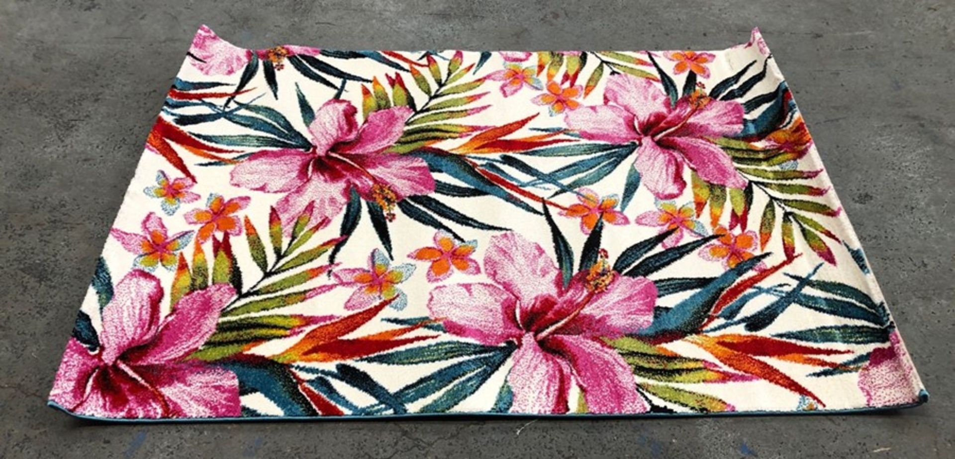 LA REDOUTE TROPICA HIBISCUS FLORAL PRINT RUG / SIZE: 120 X 170CM