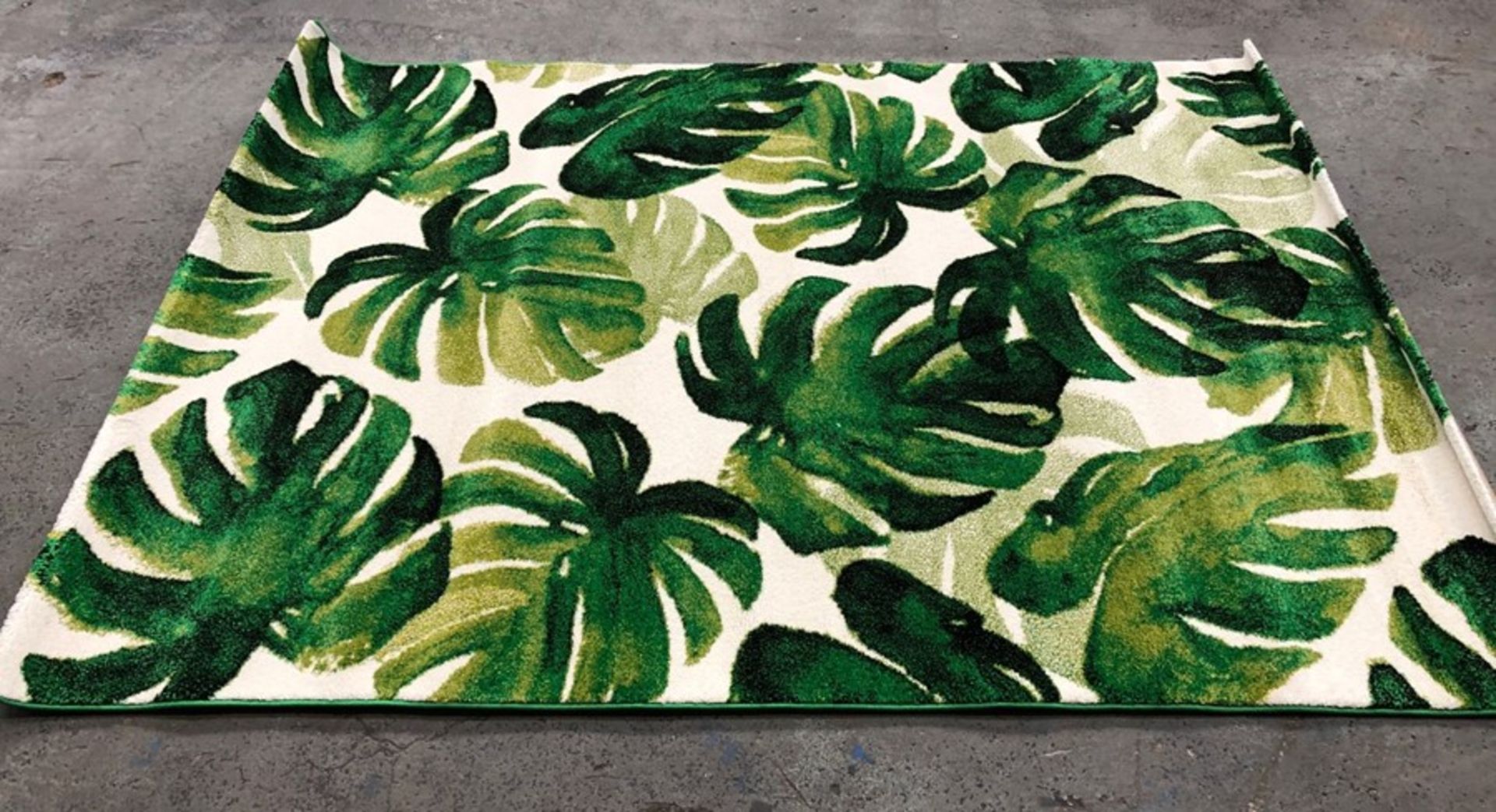 LA REDOUTE TROPICAL LEAF RUG / SIZE: 160 X 220CM