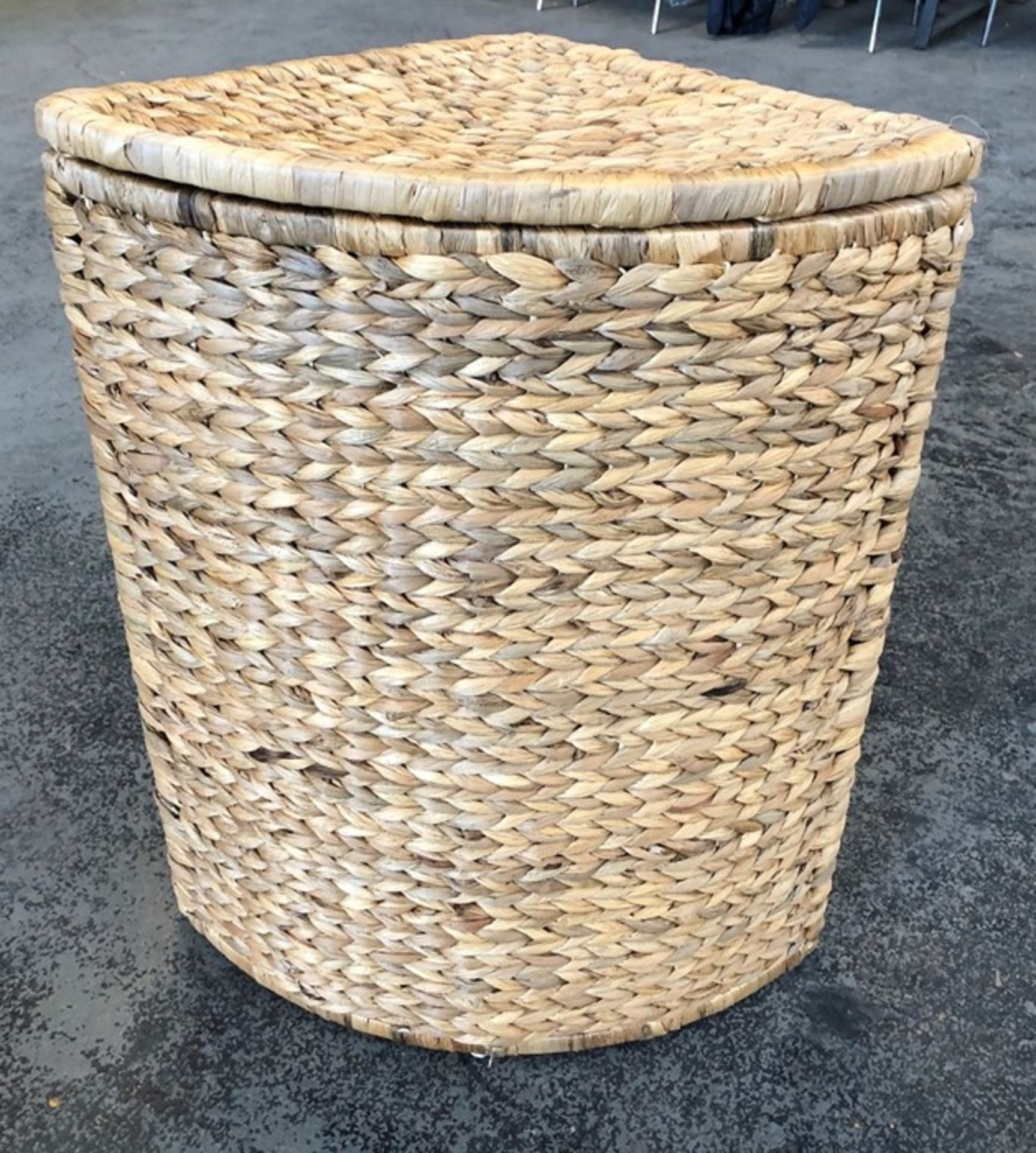 LA REDOUTE ANGGULO CORNER LAUNDRY BASKET