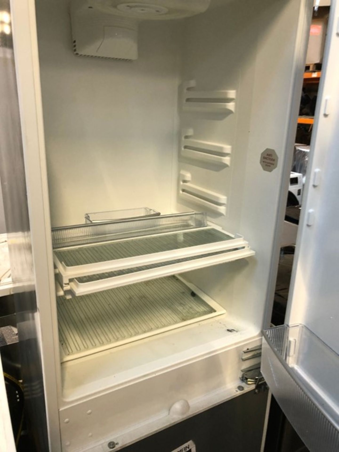 NEFF INTEGRATED FRIDGE FREEZER - K9724X4GB/06 / RPP £699.00 / UNTESTED, USED. TWO DINTS ON RIGHT - Image 3 of 6