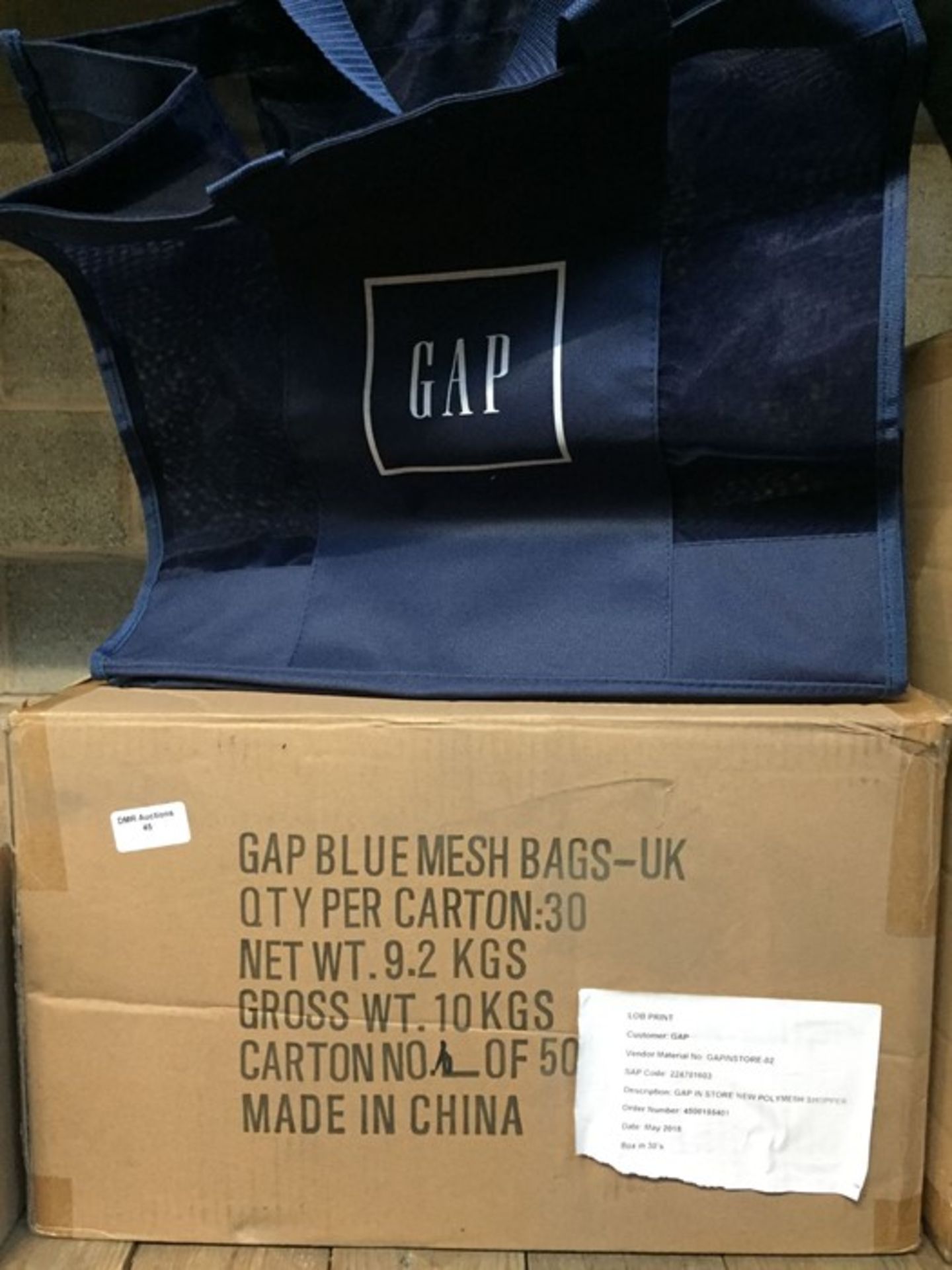 1 LOT TO CONTAIN A BOX OF 30 GAP IN STORE NEW POLYMESH SHOPPER BAGS - L3