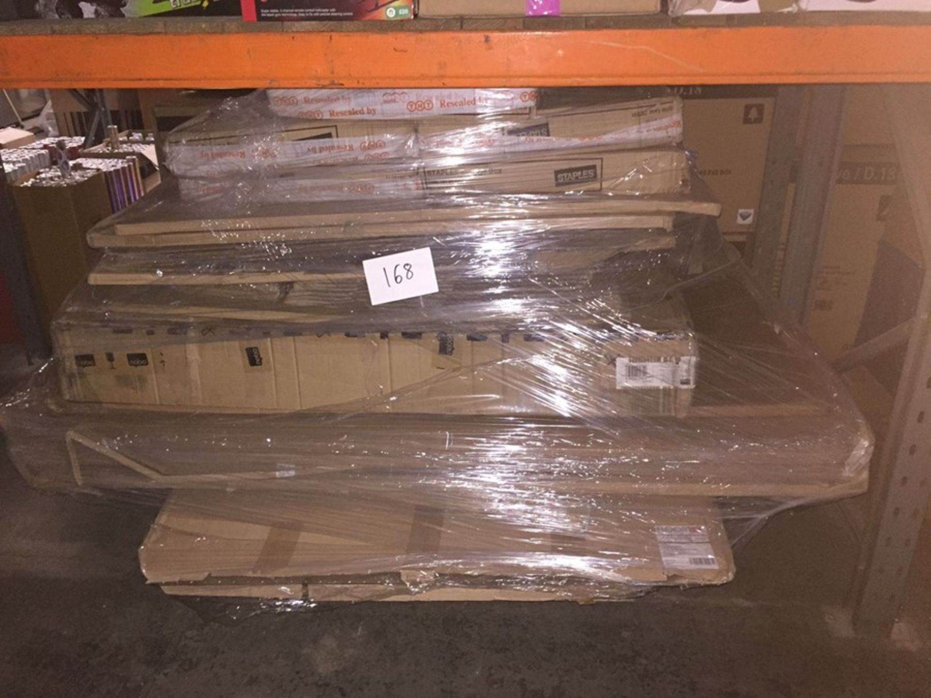 1 LOT TO CONTAIN A BULK PALLET OF WHITEBOARDS, NOTICE BOARDS, CARDBOARD BOXES, DISPLAY EASELS - L3