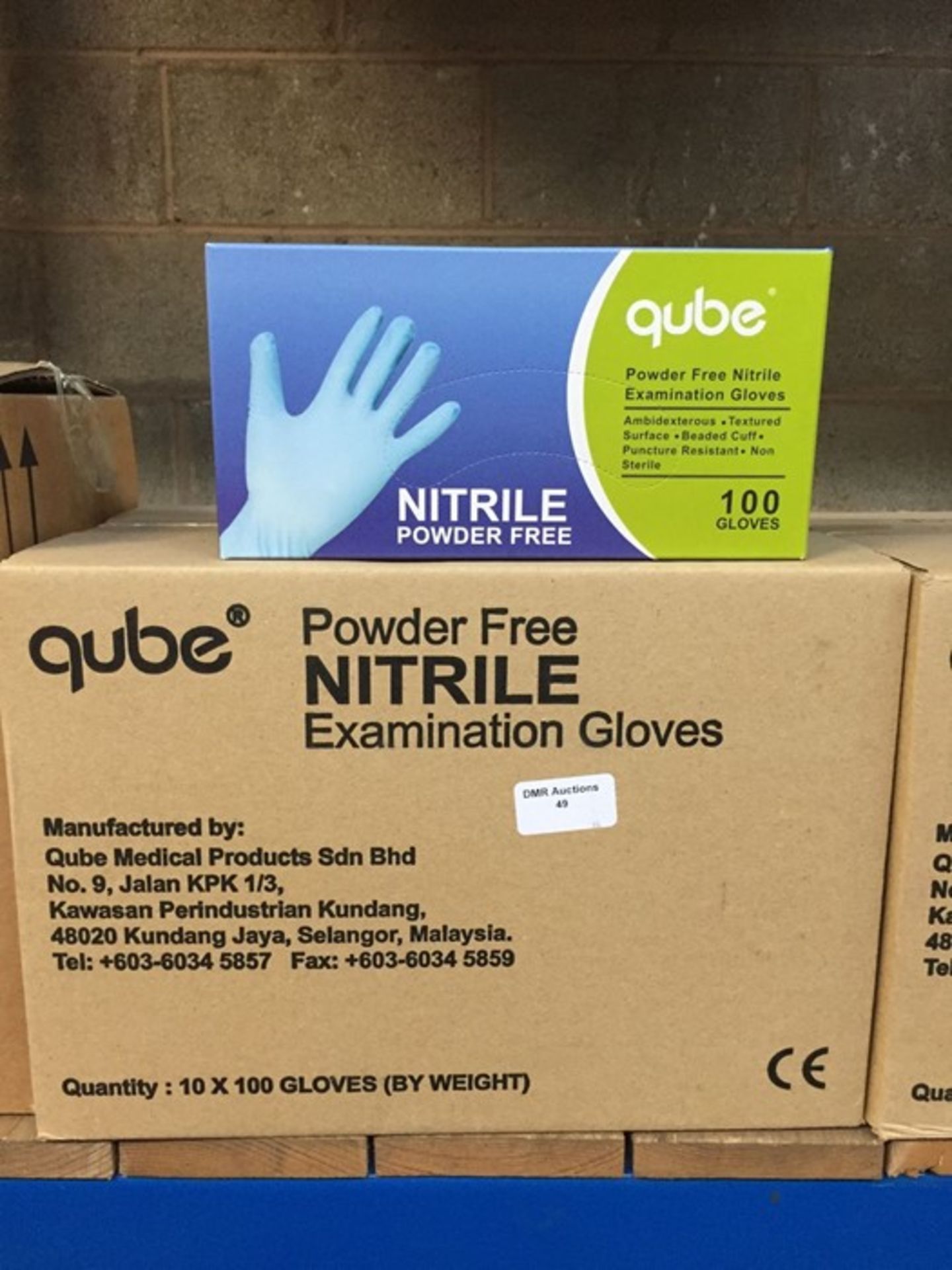 1 LOT TO CONTAIN 10 BOXES OF QUBE POWDER FREE NITRILE EXAMINATION GLOVES IN BLUE, 100 GLOVES PER