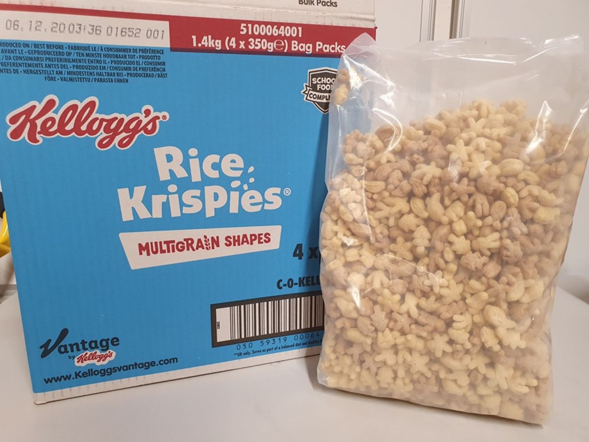 ONE LOT TO CONTAIN ONE BOX OF RICE KRISPIES MULTIGRAIN SHAPES. 4 PACKS PER BOX, 350G PER PACK.