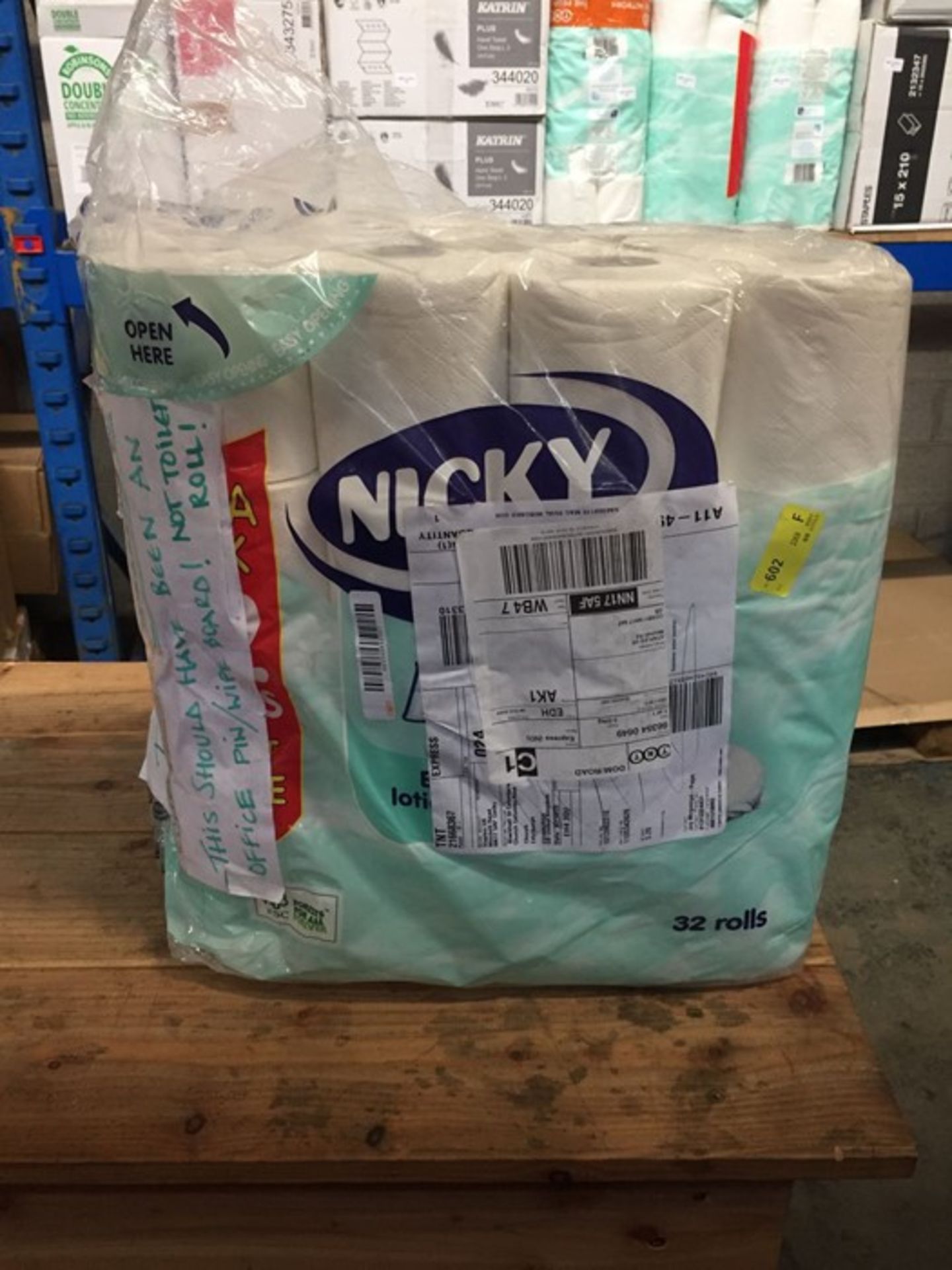 1 LOT TO CONTAIN A PACK OF 32 X NICKY ELITE TOILET ROLLS - L3