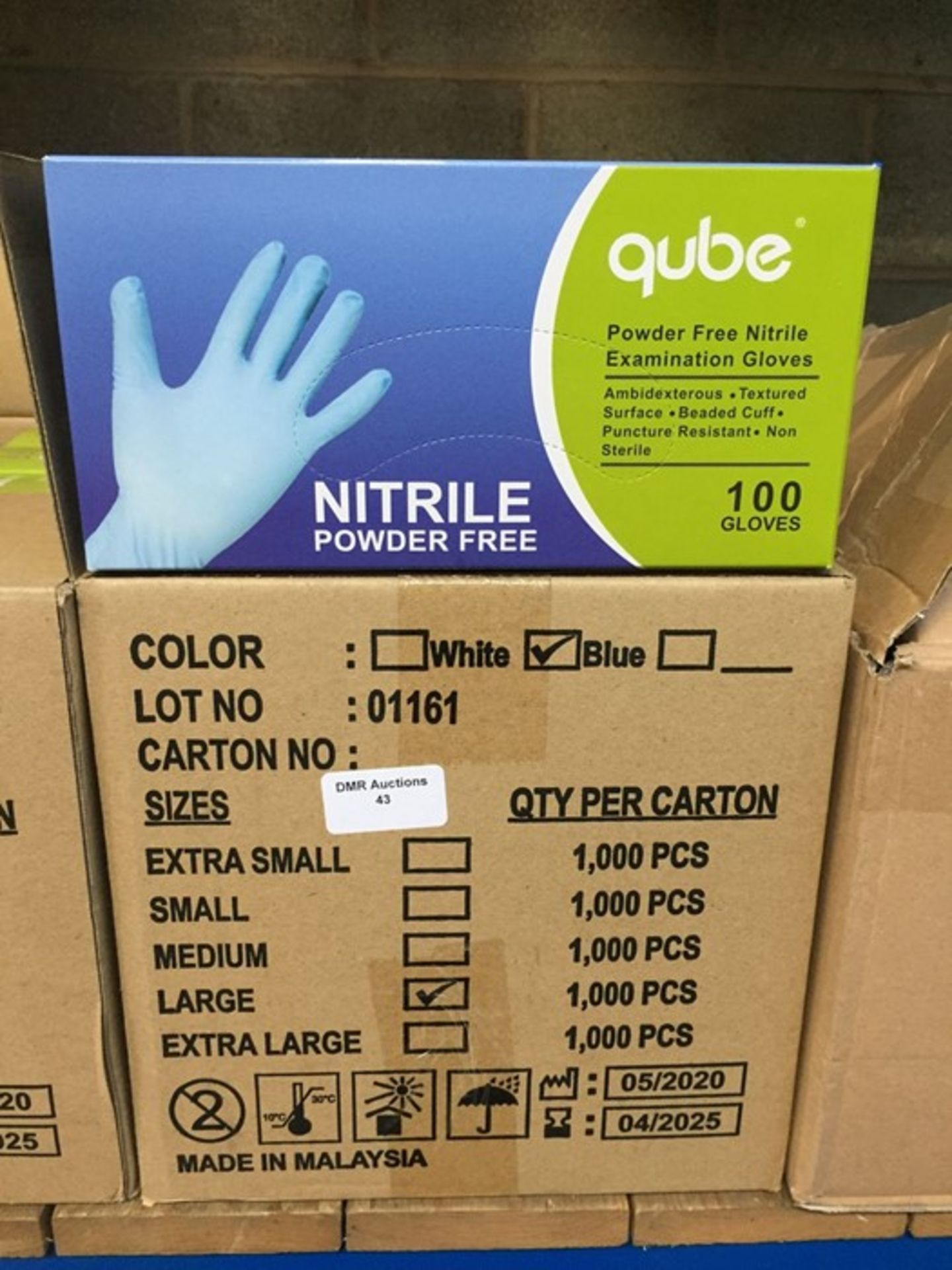 1 LOT TO CONTAIN 10 BOXES OF QUBE POWDER FREE NITRILE EXAMINATION GLOVES IN BLUE, 100 GLOVES PER