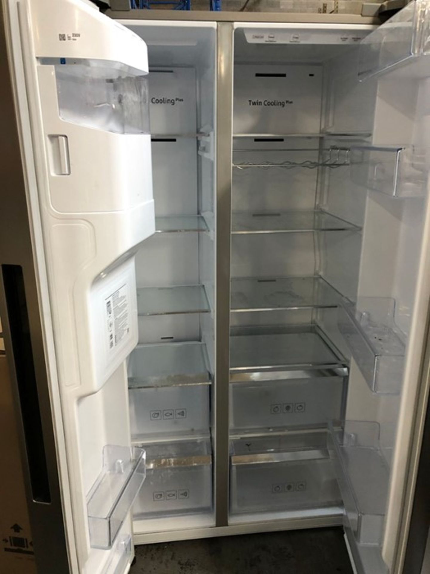 SAMSUNG RS68N8230S9 AMERICAN STYLE FRIDGE FREEZER - Image 2 of 3