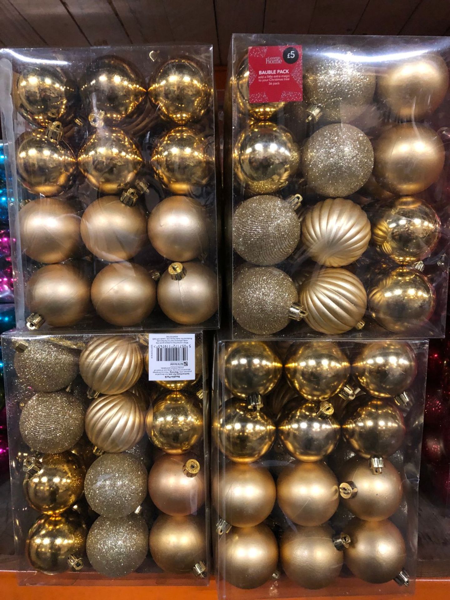 APPROX 24 X PACKS OF CHRISTMAS BAUBLES - GOLD / 36 BAUBLES PER PACK / COMBINED RRP £120.00 / AS