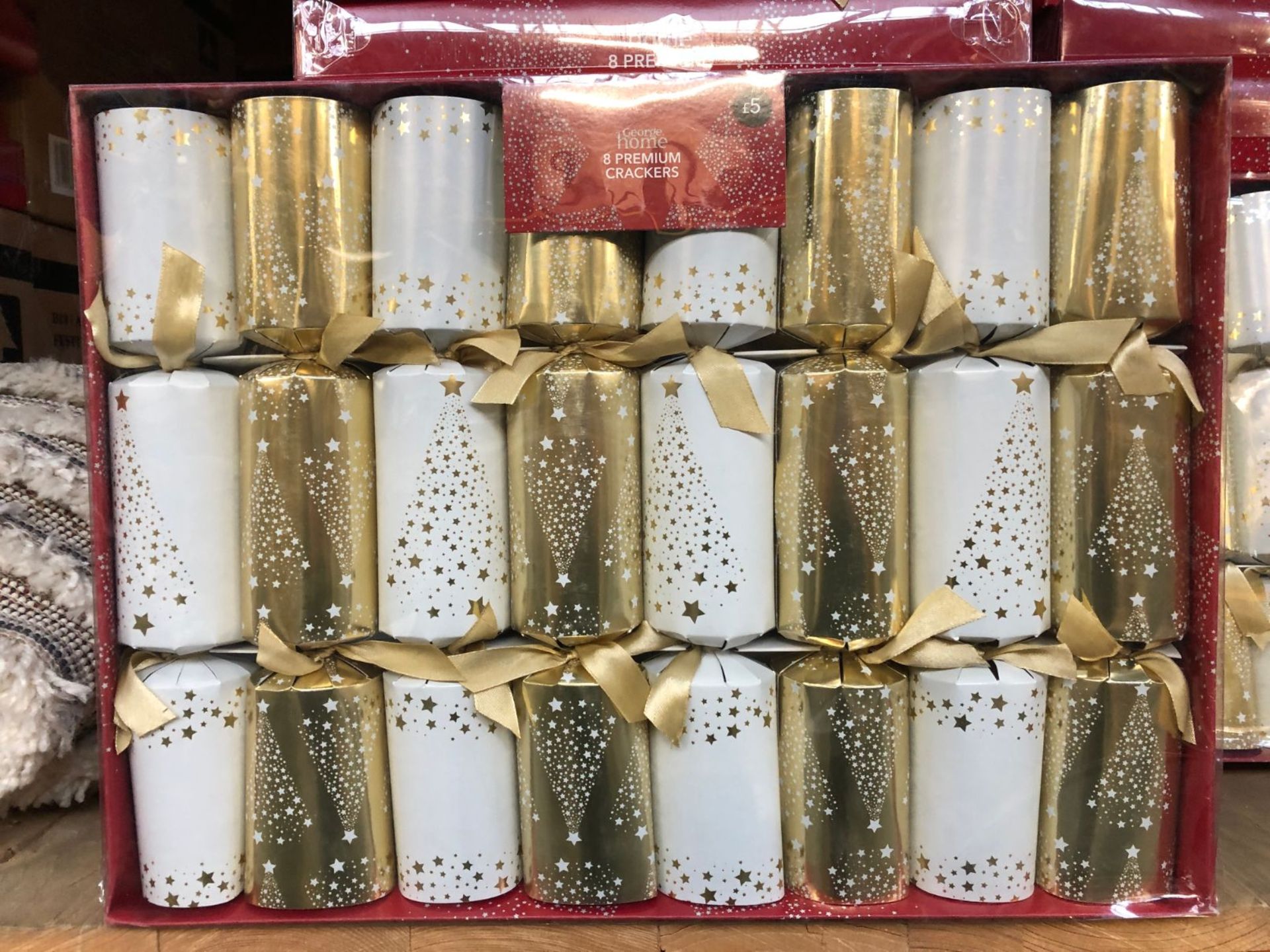 20 X PACKS OF PREMIUM CHRISTMAS CRACKERS / COMBINED RRP £100.00 / AS NEW (IMAGES ARE FOR