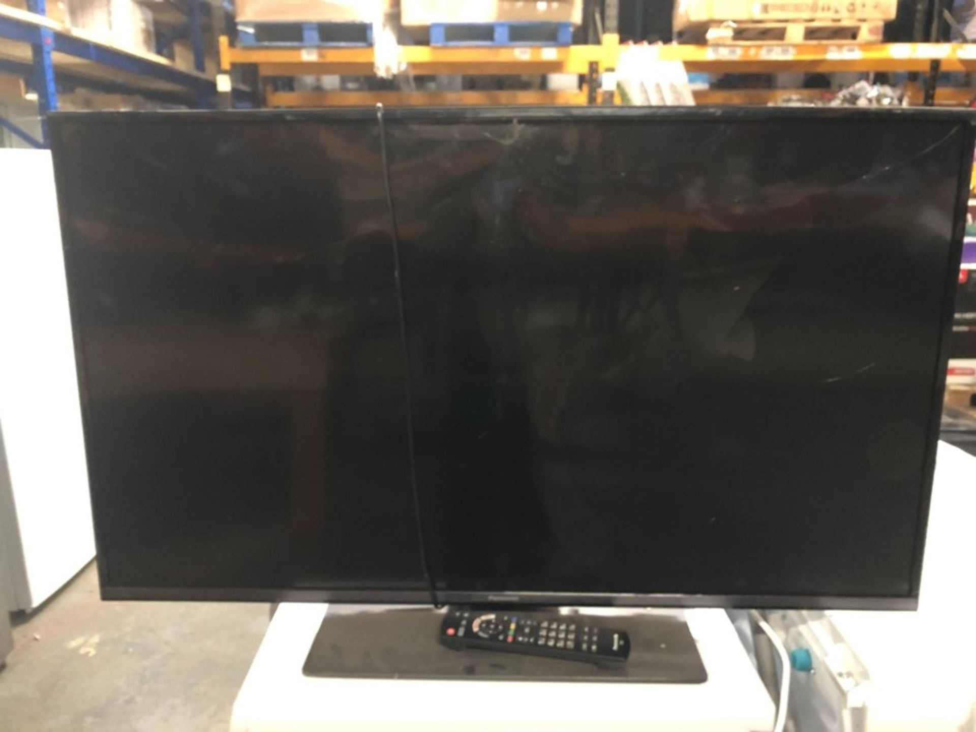 PANASONIC 43" ULTRA HD SMART 4K TV - TX - 43GX550B / RRP £299.99 / UNTESTED. SCREEN HEAVILY DAMAGED.