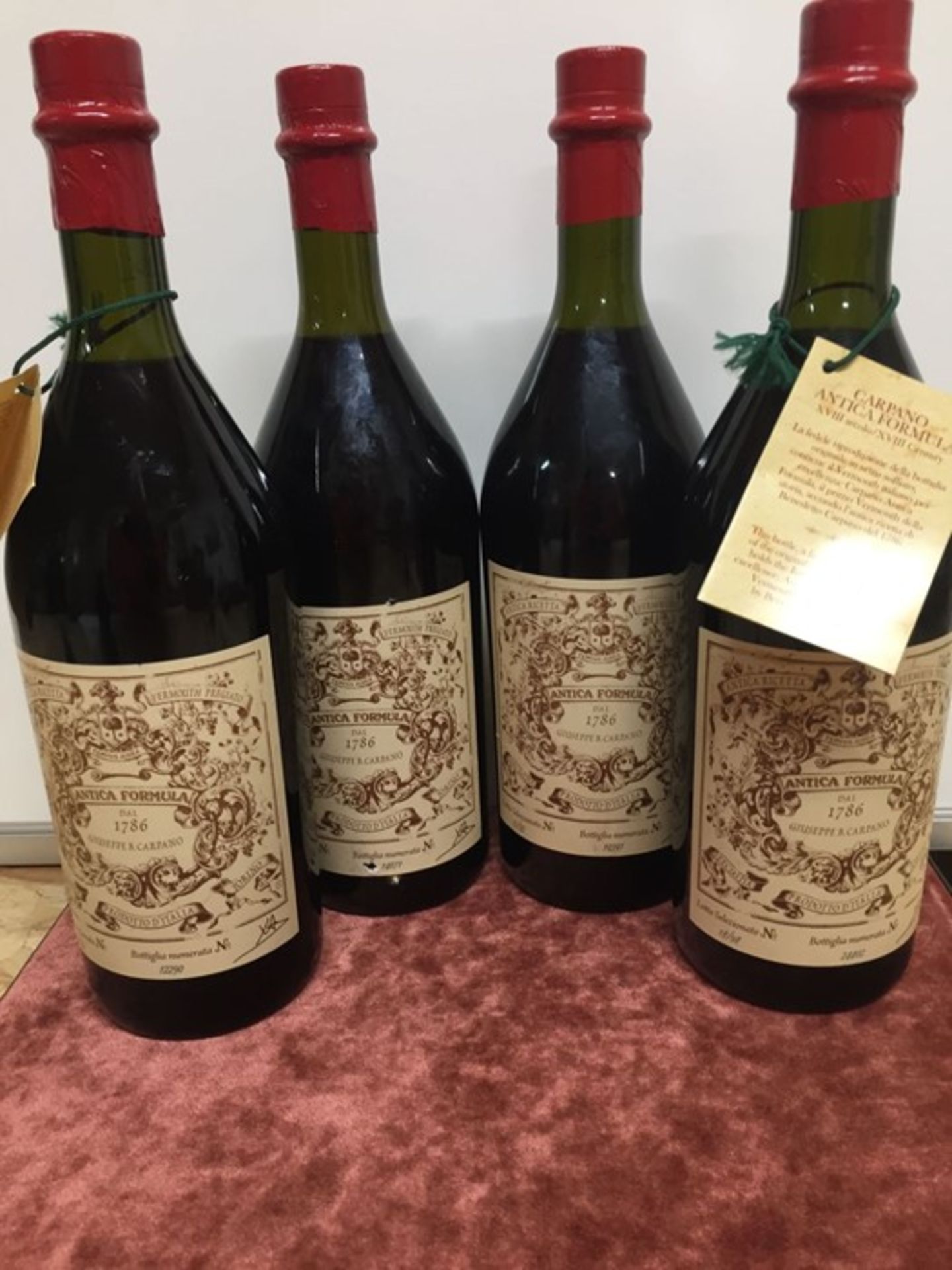 ONE LOT TO CONTAIN 4 X CARPANO ANTICA FORMULA REDS 1L