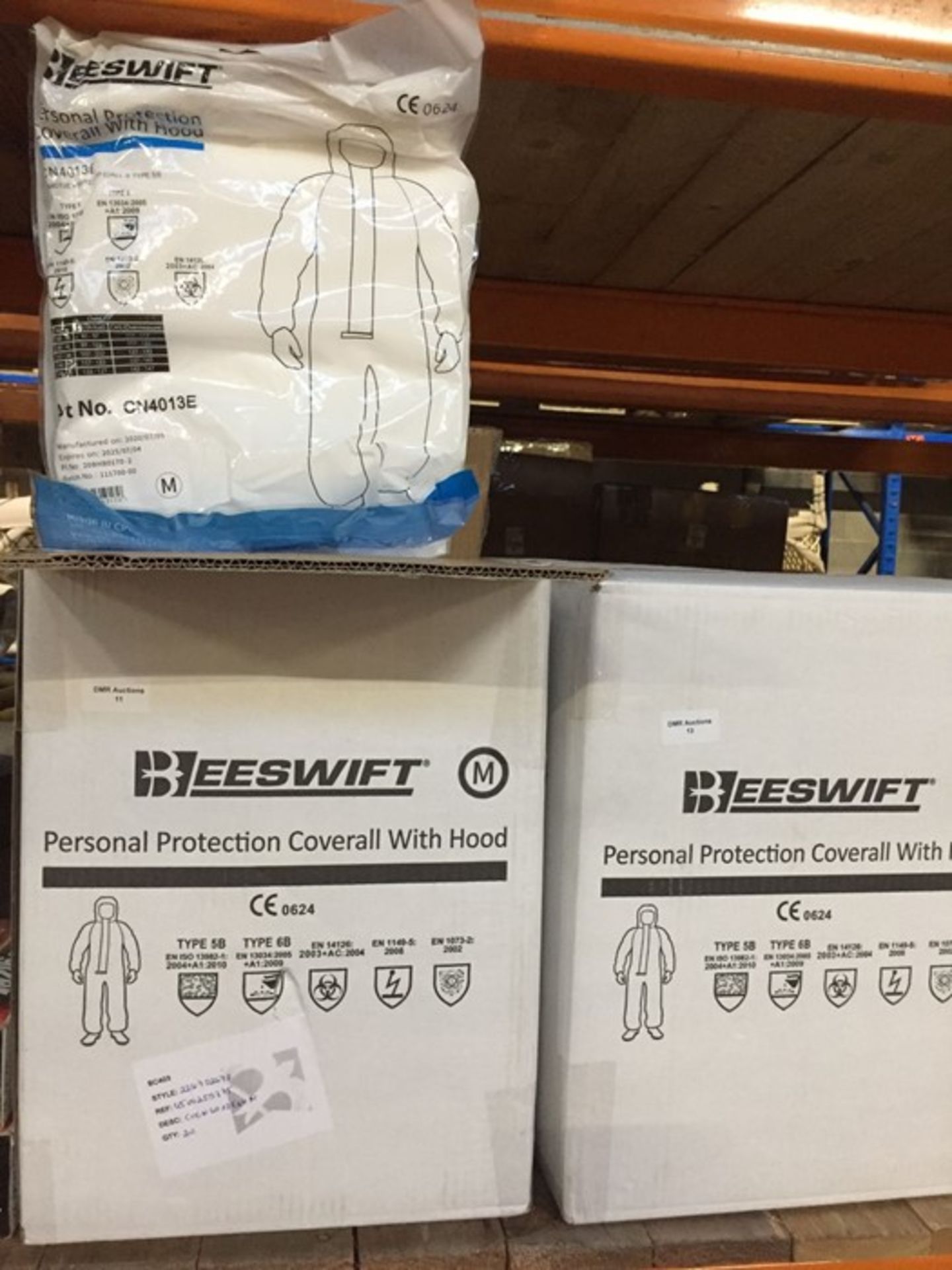 1 LOT TO CONTAIN A BOX OF 20 X BEESWIFT PERSONAL PROTECTION COVERALLS WITH HOOD IN SIZE MEDIUM - L4