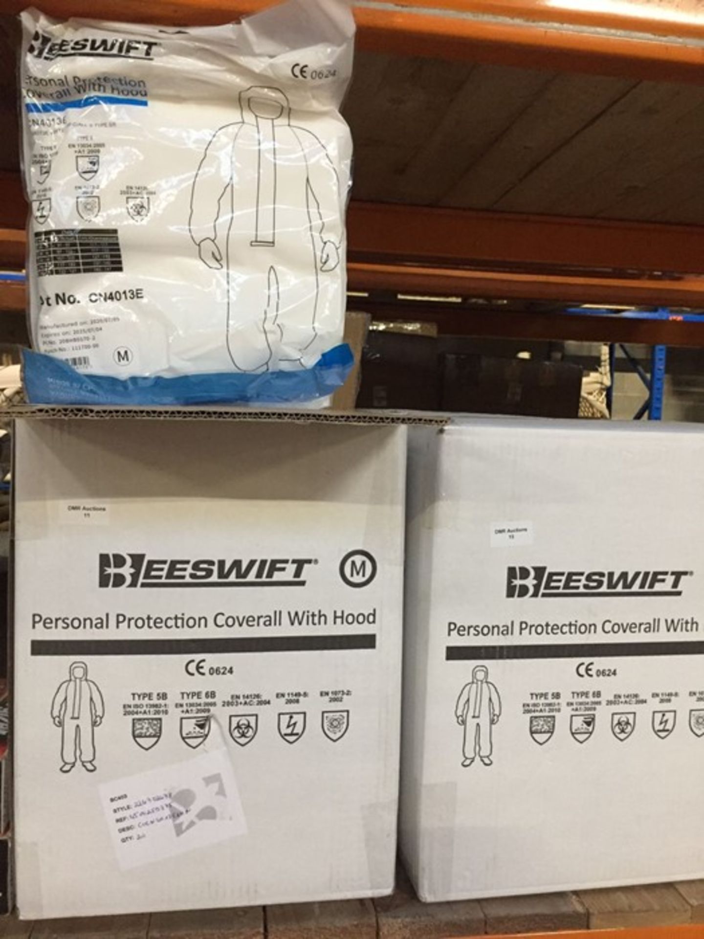 1 LOT TO CONTAIN A BOX OF 20 X BEESWIFT PERSONAL PROTECTION COVERALLS WITH HOOD IN SIZE MEDIUM - L4