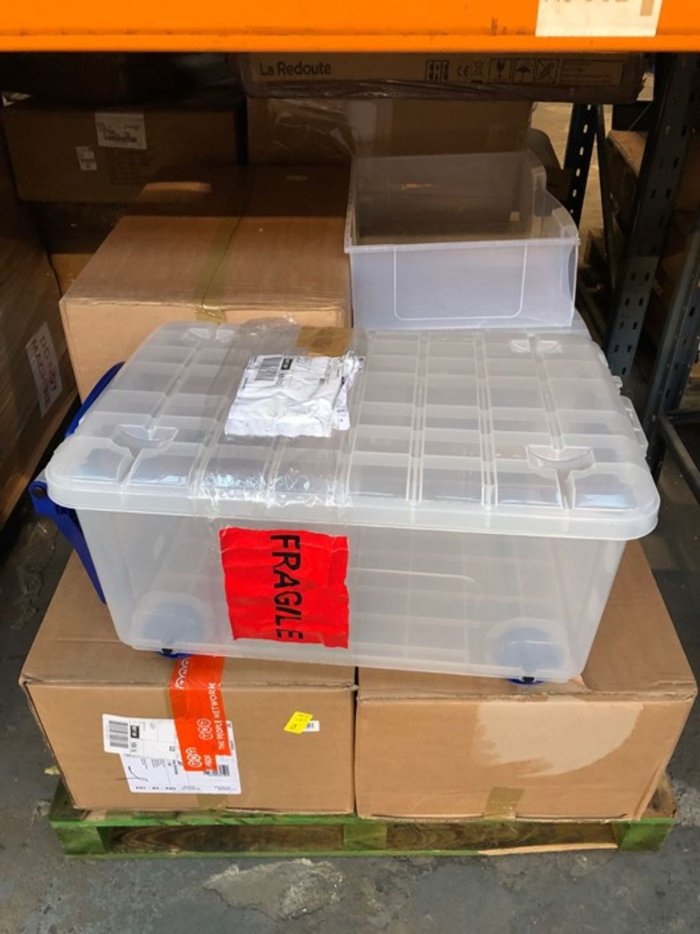 1 X BULK PALLET TO CONTAIN AN ASSORTMENT OF PLASTIC STORAGE BOXES / COLOURS, SIZES AND CONDITIONS