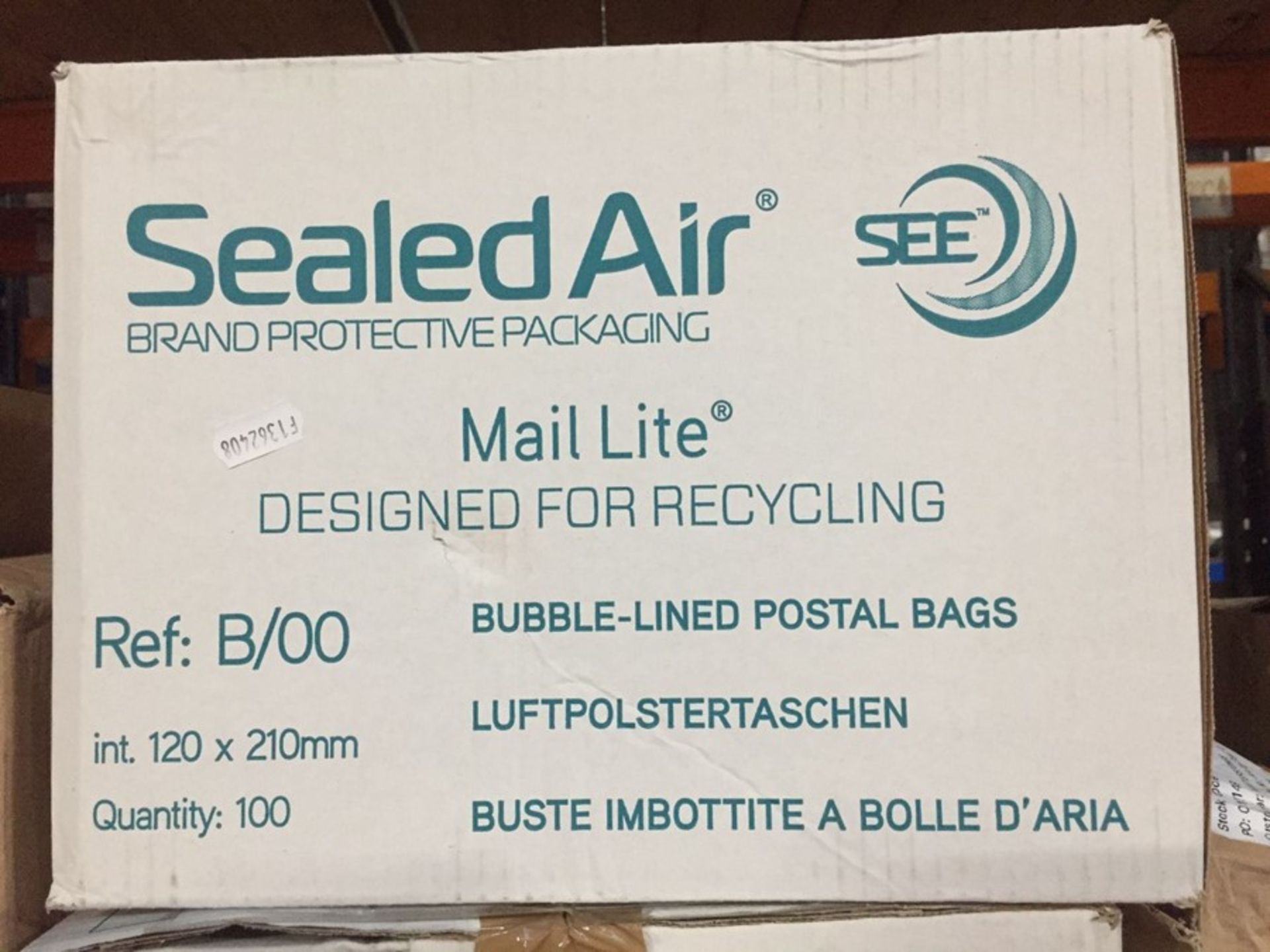 1 LOT TO CONTAIN A BOX OF SEALED AIR MAIL LITE BUBBLE LINED POSTAL BAGS B/00 - L4