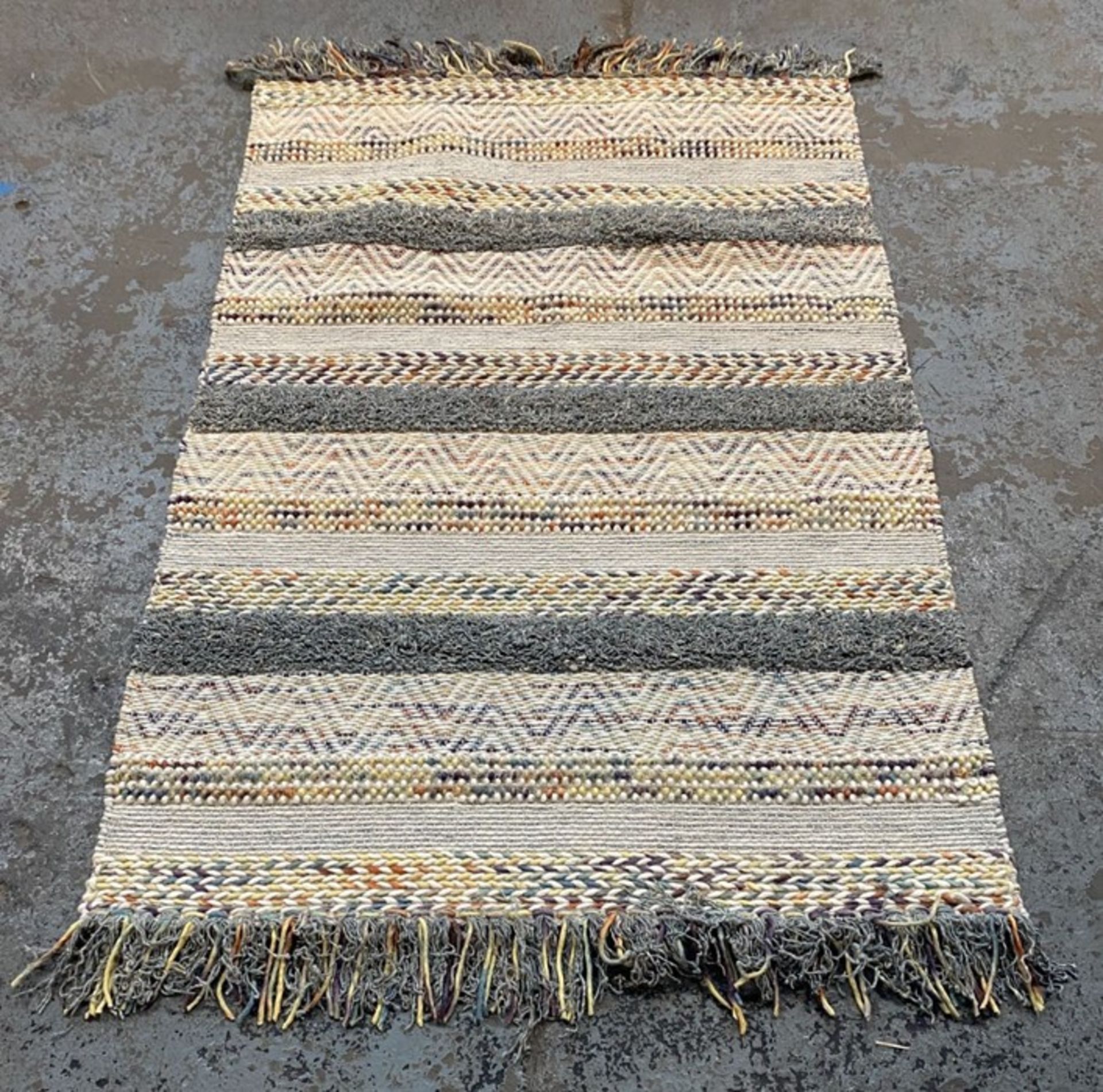 LA REDOUTE WABILA WOOL MIX RUG / SIZE 120X180CM