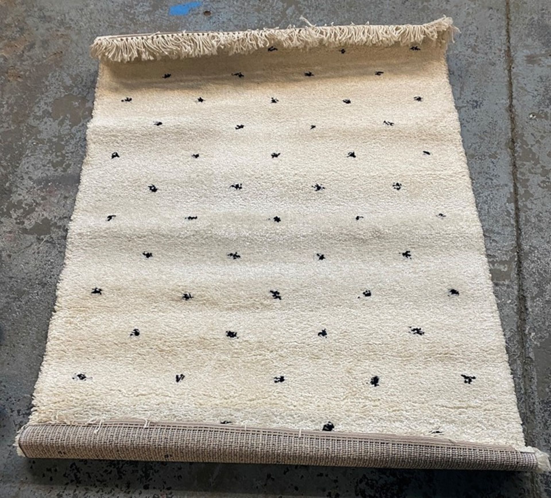 LA REDOUTE AVA SPOTTED BERBER-STYLE RUG/ SIZE 120X170CM