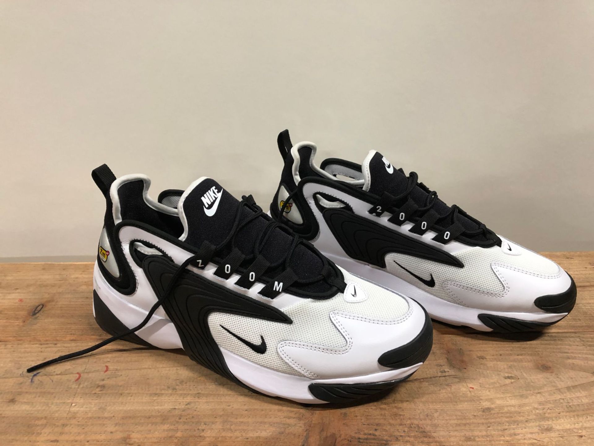 1 X PAIR OF NIKE ZOOM 2K TRAINERS / SIZE: 7.5 UK / RRP £80.00 SOURCED ...