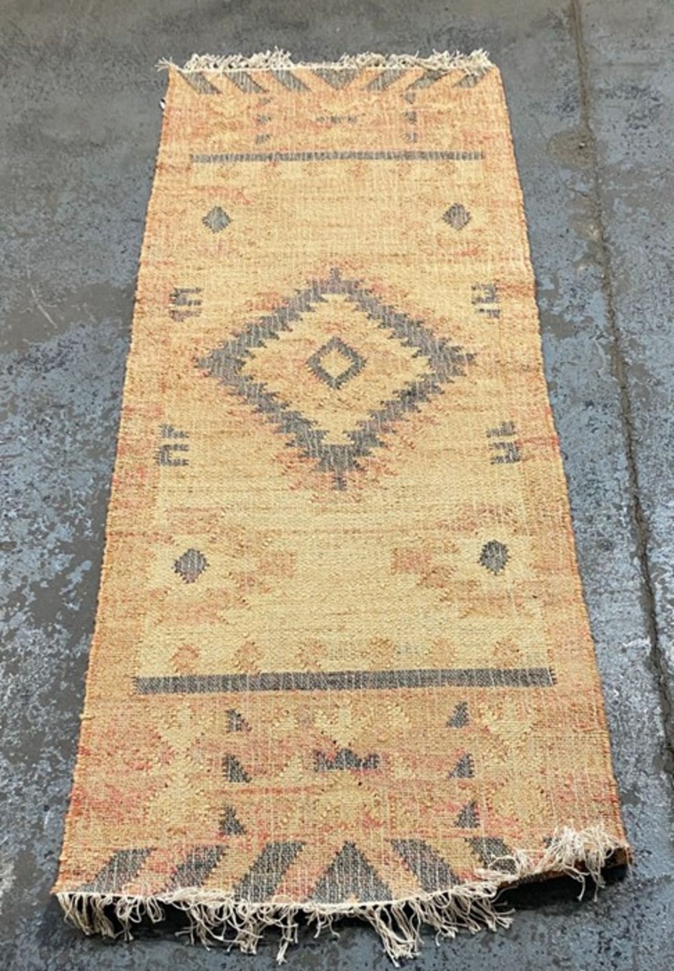 LA REDOUTE NAVAJA AGED EFFECT RUNNER, SIZE 80X200CM