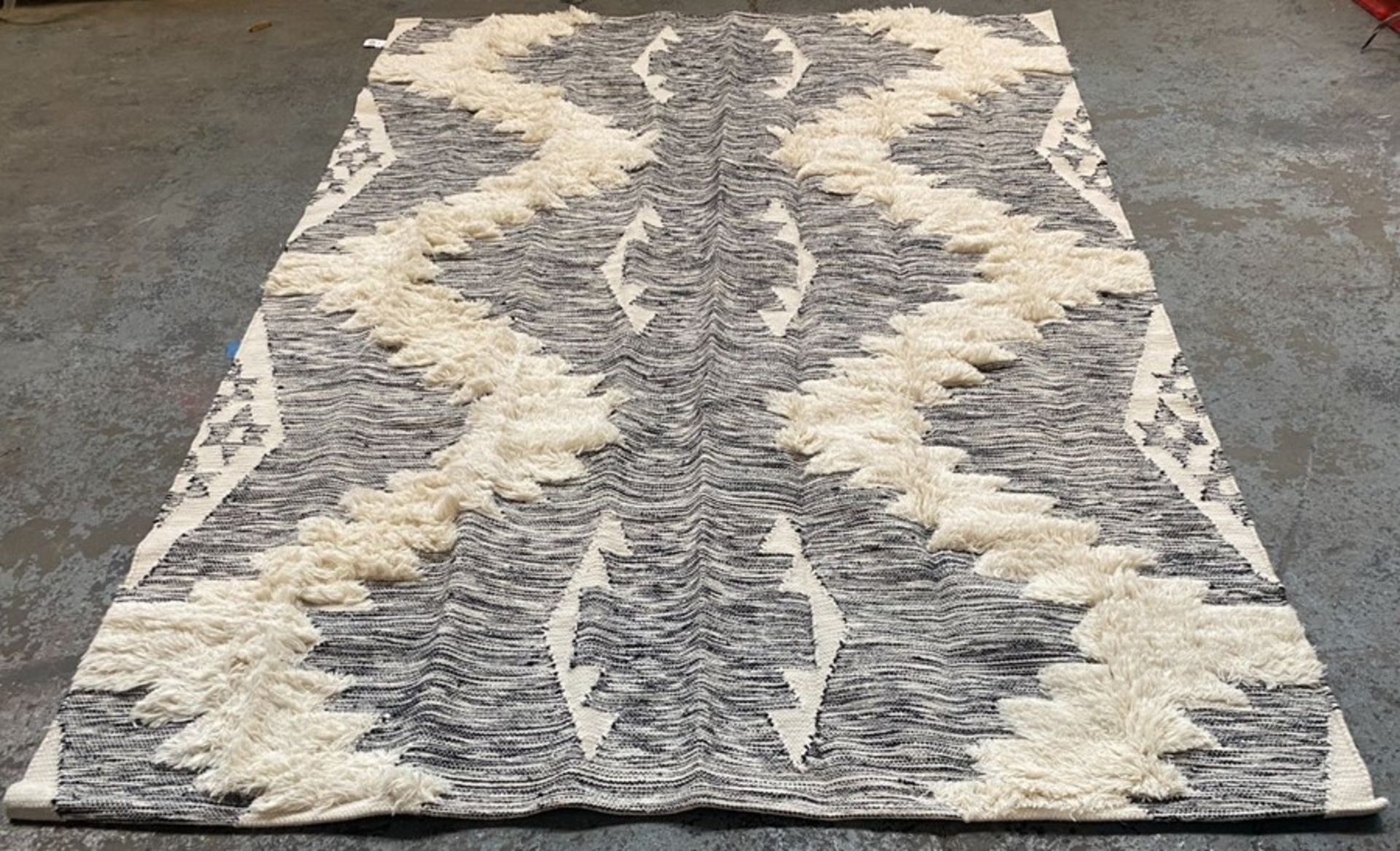 LA REDOUTE BERBER STYLE RUG, 200X290CM