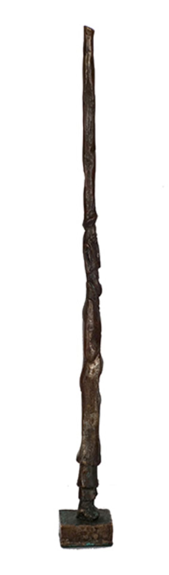 Kuhrt, Rolf Bronze patiniert, 25 x 2,5 x 2,6 cm Mann mit Hut (2011) Auf der Rückseite des Sockels - Bild 4 aus 4