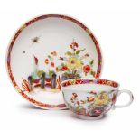 Tasse mit UT "Garten im Kakiemon-Stil",