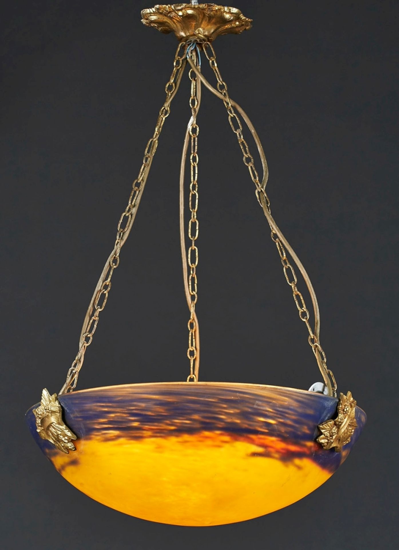 Deckenlampe sign. Muller Fres, um 1920, Glas mit mehrfarbiger Pulvereinschmelzung