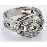 Diamant-Ring um 1920WG/Platin, besetzt mit 1 Altschliff-Diamant von ca. 0,50 ct sowie 12 Altsch