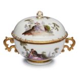 Kl. Deckelterrine, Meissen um 1750.