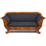 Gr. Biedermeier-Sofa, süddt. um 1825.