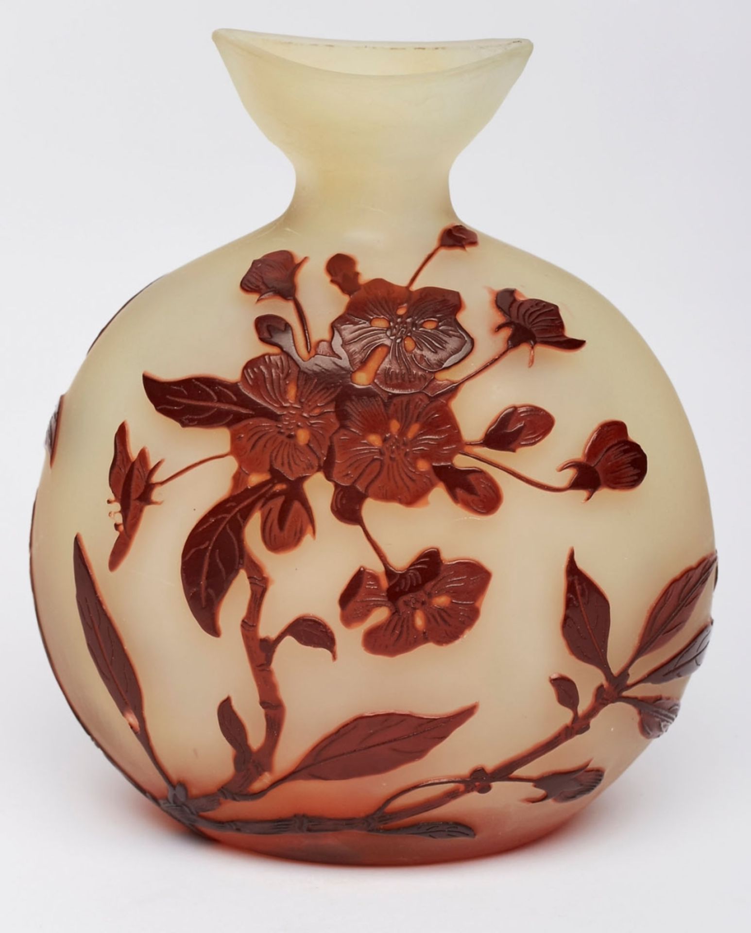 Kl. Vase mit Blütenrelief, Gallé 1918-'31.