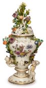 Gr. Potpourri-Vase, Meissen um 1750.