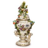 Gr. Potpourri-Vase, Meissen um 1750.