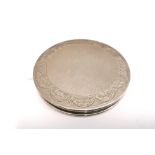 A lady’s silver compact by Henry Cifford Davis Ltd, Birmingham 1961. 8cm in width. Approximately