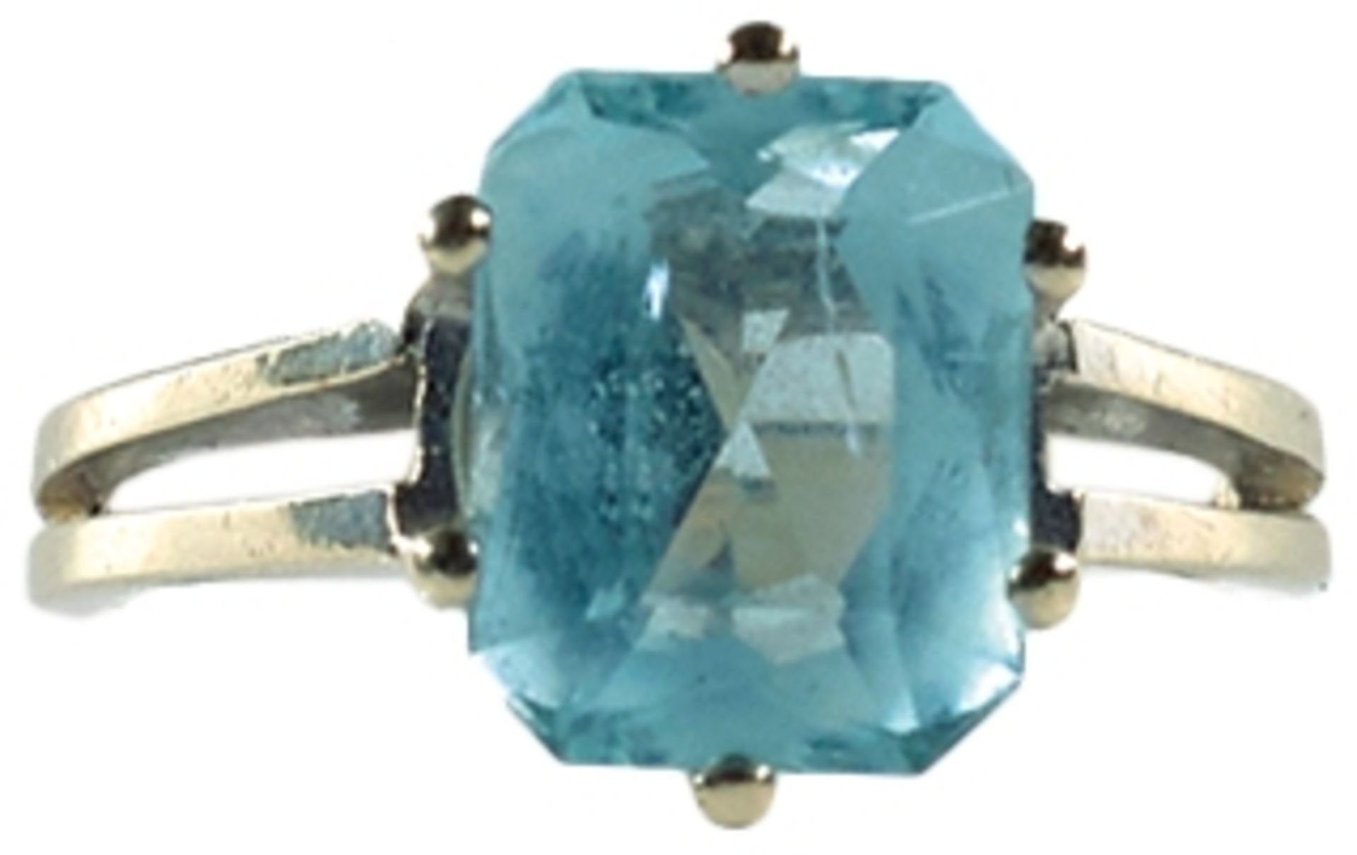 Ringe mit Steinbesatz Damenfingerring mit Besatz aus einem hellen Aquamarin von ca. 1,0 x 0,8 cm