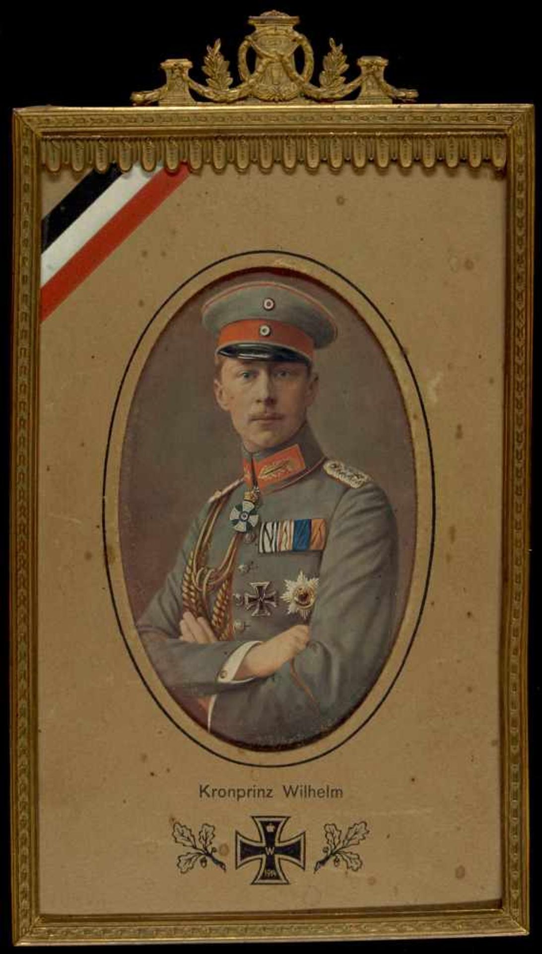 Varia Standbild von Kronprinz Wilhelm in Uniform mit Auszeichnungen, unter Passepartout mit