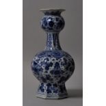 Flaschenvase, sog. Knubbelflasche, Delft oder Nürnberg, um 1700