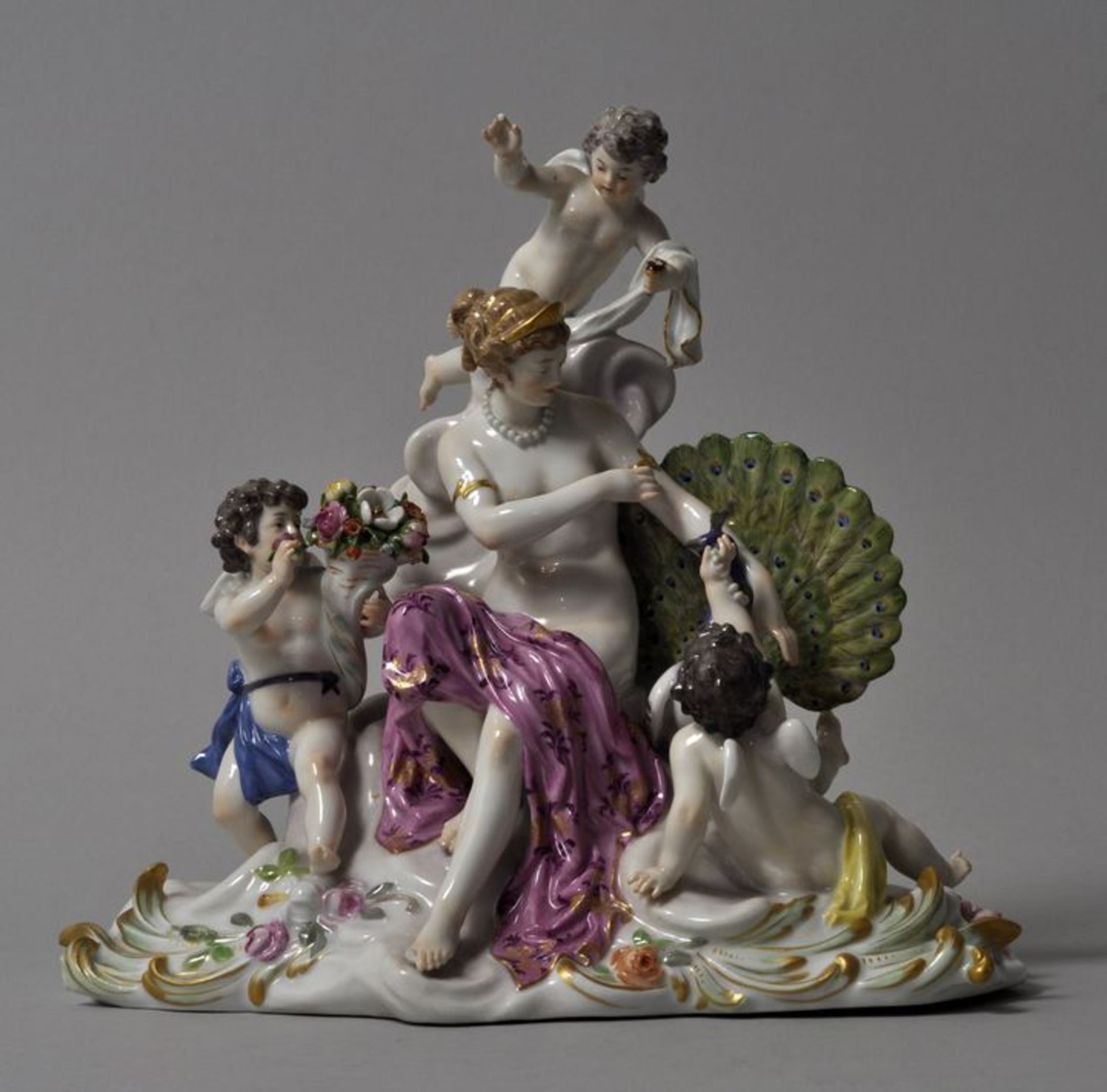 Allegorische Figurengruppe "Die Luft" (Juno mit Amoretten und Pfau), Meissen, um 1900