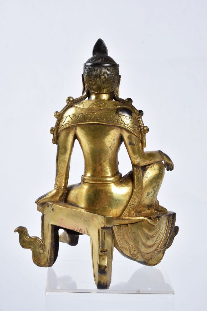 A Chinese gilt-bronze seated figure of Buddhistava - Image 4 of 6