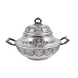 An Italian silver coloured circular soup tureen by Gianni Pietrasanta & C.