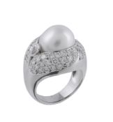 A cultured pearl and diamond dress ring