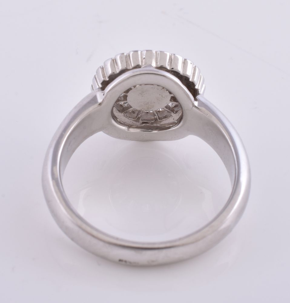 A diamond ring - Image 3 of 3