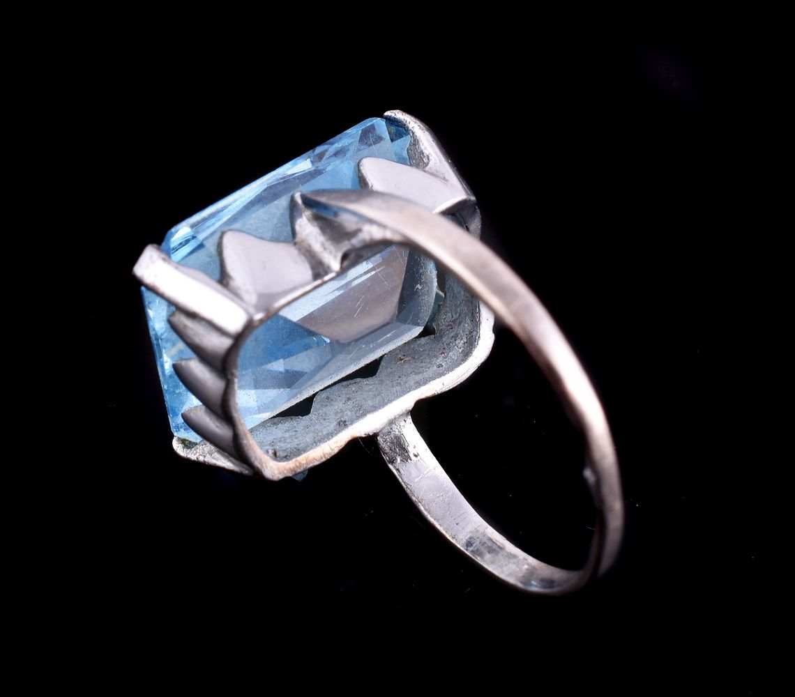 An aquamarine ring - Image 2 of 2