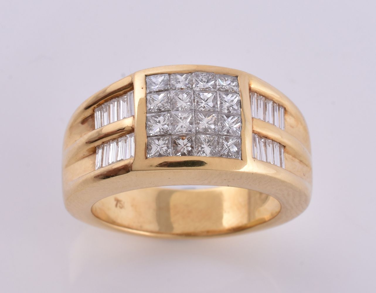 A diamond ring - Image 2 of 3