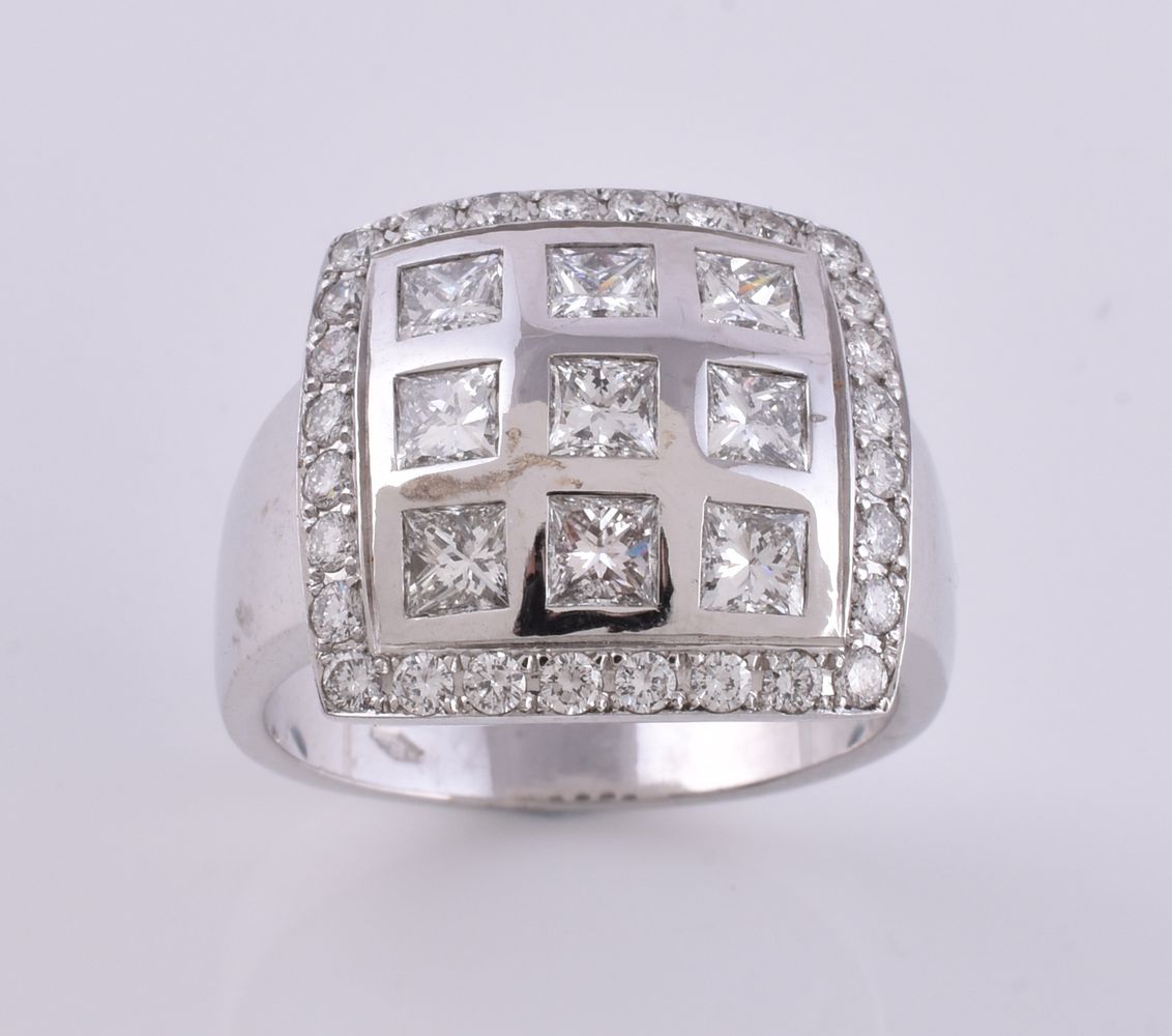 A diamond dress ring - Image 2 of 3