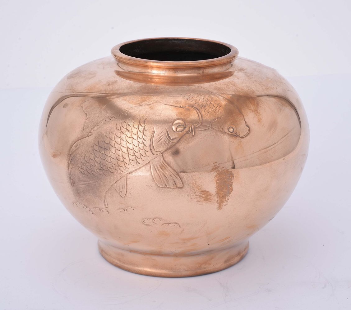 TA05 Bronze vase , Line 321 added - Image 3 of 8